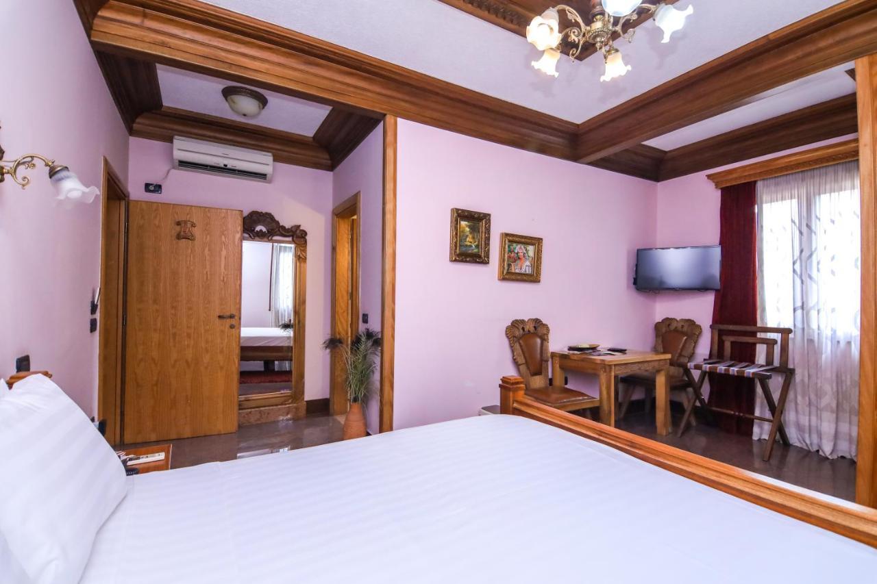 Brilant Antik Center Hotel Tirana Exterior foto
